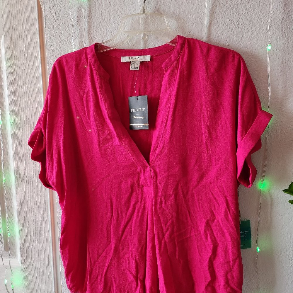 Forever21 Contemporary Size XS Fuchsia Blouse V Neck 100% Rayon NWT
